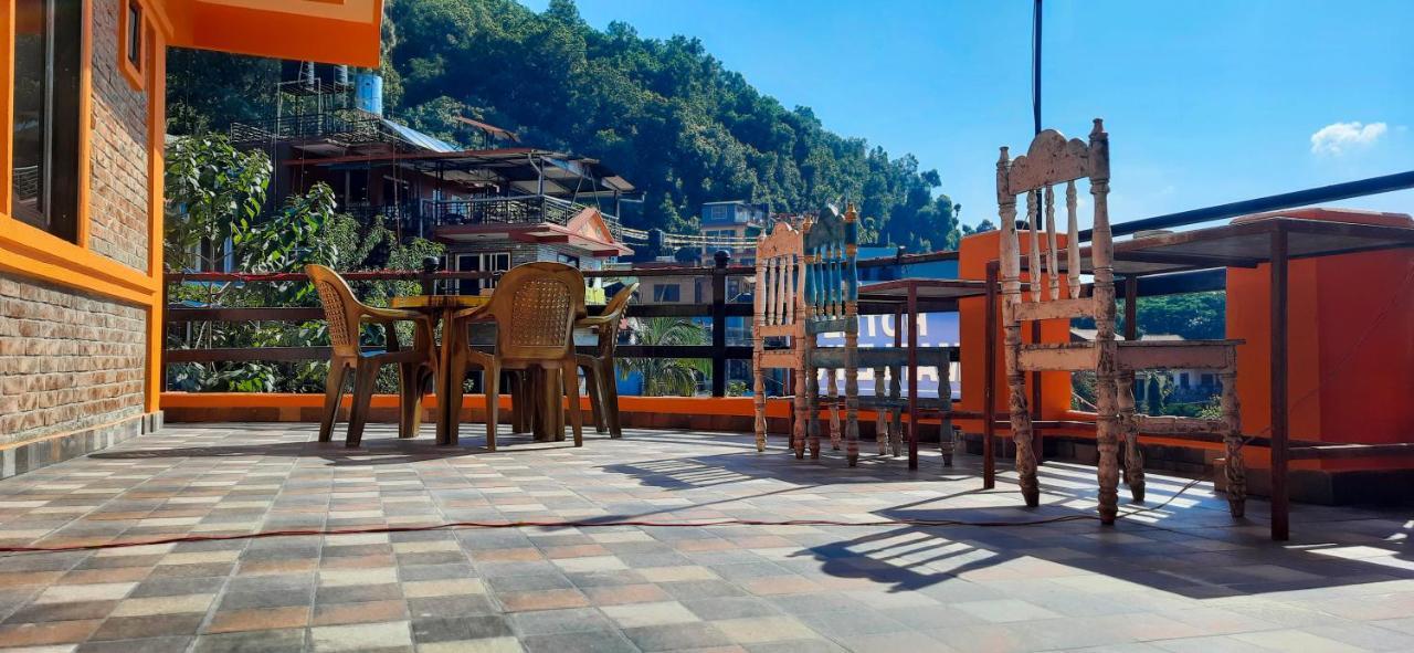 The Maple Inn Pokhara Bagian luar foto