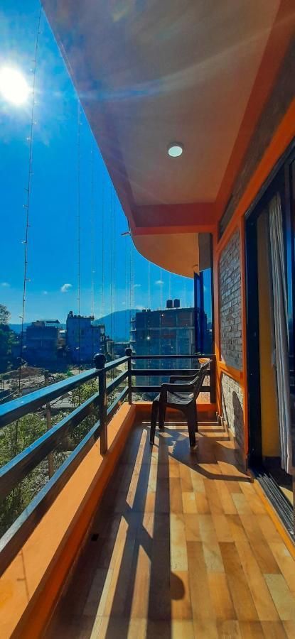 The Maple Inn Pokhara Bagian luar foto