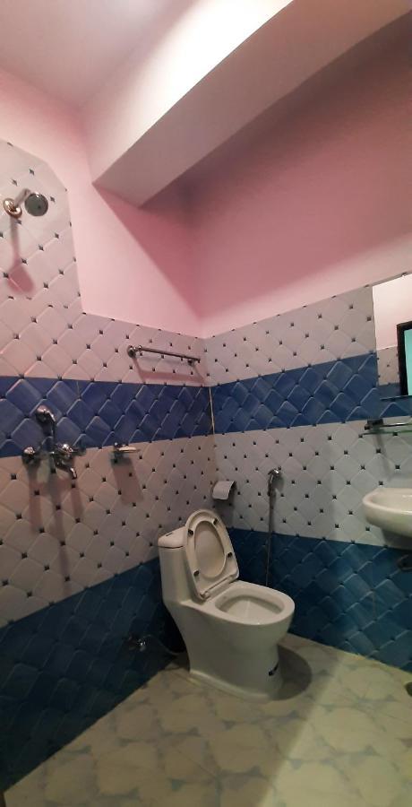 The Maple Inn Pokhara Bagian luar foto
