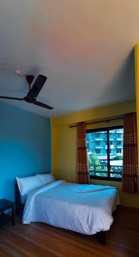 The Maple Inn Pokhara Bagian luar foto