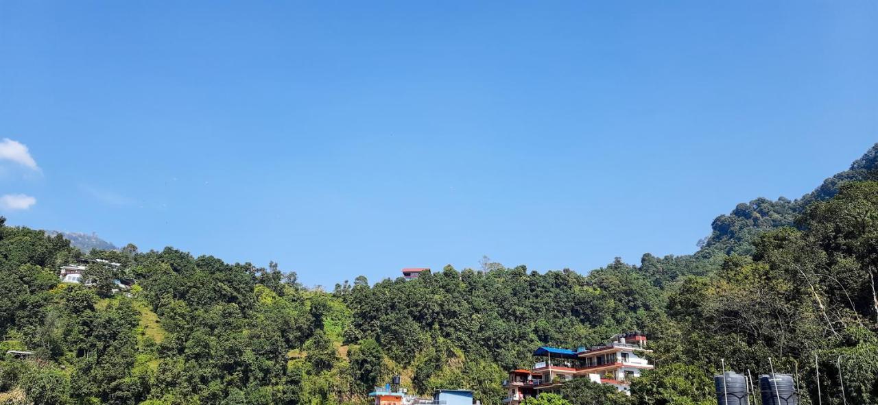 The Maple Inn Pokhara Bagian luar foto