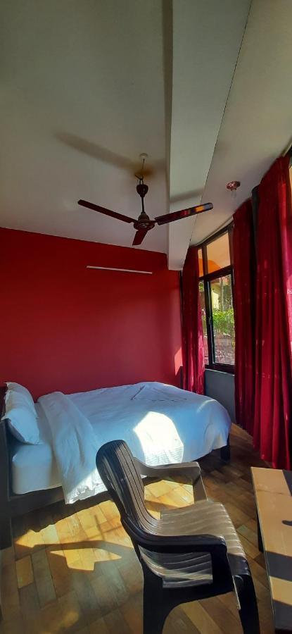 The Maple Inn Pokhara Bagian luar foto